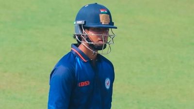 वैभव सूर्यवंशी ने विजय हजारे ट्रॉफी में की 310 के स्ट्राइक रेट से बैटिंग, जानें इस टीम के खिलाफ कितने रन ठोके SportsTak Hindi