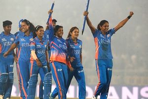 मुंबई इंडियंस ने गेंदबाजी को किया मजबूत, ऑस्ट्रेलिया की इस पूर्व धाकड़ खिलाड़ी को बनाया स्पिन बॉलिंग कोच SportsTak Hindi