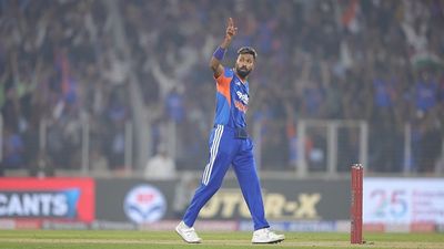 क्या हार्दिक पंड्या को टेस्ट क्रिकेट में वापस आना चाहिए? पूर्व क्रिकेटर ने खोला राज, इस खिलाड़ी को बताया फ्लॉप SportsTak Hindi