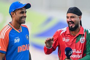 T20 World Cup 2026: ओमान की स्क्वॉड घोषित, भारत के खिलाफ फिफ्टी ठोकने वाला बाहर, लुधियाना में जन्मा खिलाड़ी कप्तान SportsTak Hindi