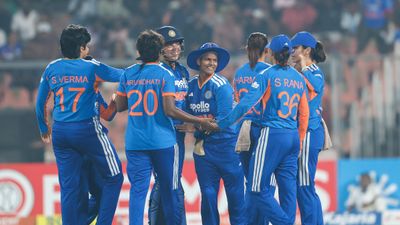 दीप्ति शर्मा ने रचा इतिहास, टी20 क्रिकेट में वो किया जो अब तक कोई नहीं कर पाया SportsTak Hindi