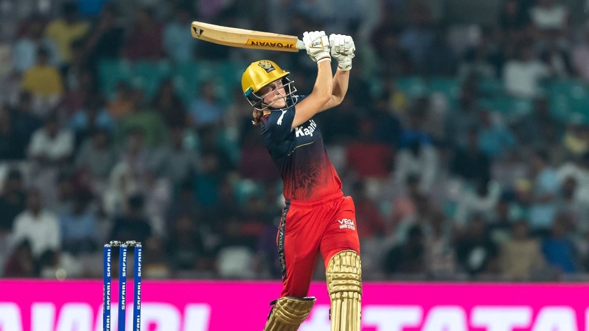 RCB और दिल्ली कैपिटल्स को तगड़ा झटका, WPL से इन स्टार खिलाड़ियों ने लिया नाम वापस