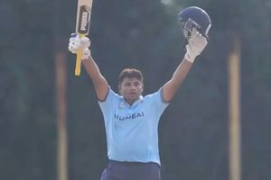 सरफराज खान का सेलेक्टर्स को मुंहतोड़ जवाब, विजय हजारे ट्रॉफी में 56 गेंदों में उड़ाया शतक SportsTak Hindi