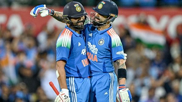 Rohit Sharma (L) and virat kohli