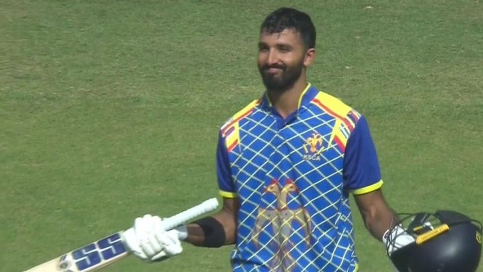 VHT: देवदत्त पडिक्कल ने भारतीय वनडे टीम के ऐलान से पहले फिर ठोका शतक, 33 पारियों में 13वीं बार कमाल कर रचा इतिहास VHT: देवदत्त पडिक्कल ने भारतीय वनडे टीम के ऐलान से पहले फिर ठोका शतक, 33 पारियों में 13वीं बार कमाल कर रचा इतिहास