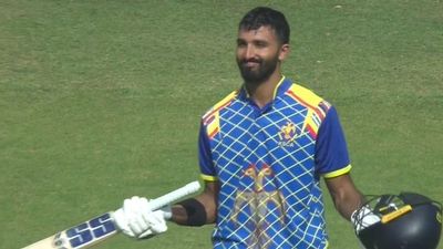 VHT: देवदत्त पडिक्कल ने भारतीय वनडे टीम के ऐलान से पहले फिर ठोका शतक, 33 पारियों में 13वीं बार कमाल कर रचा इतिहास SportsTak Hindi