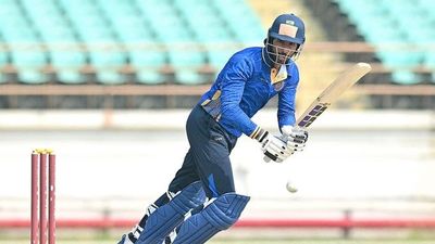 VHT : तिलक वर्मा ने वनडे टीम इंडिया के लिए ठोका दावा, सेलेक्शन से ठीक पहले खेली 109 रन की पारी Tilak varma