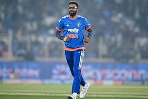 India ODI Squad: हार्दिक पंड्या को फिट होने के बाद भी भारतीय वनडे टीम में क्यों नहीं मिली SportsTak Hindi