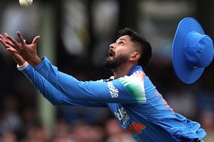 श्रेयस अय्यर स्क्वॉड में चुने जाने के बावजूद टीम से हो सकते हैं बाहर! न्यूजीलैंड के खिलाफ खेलने के लिए पास करना होगा ये टेस्ट SportsTak Hindi