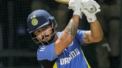 रियान पराग कहां हो गए गायब! न टीम इंडिया का हिस्सा और न ही खेल रहे विजय हजारे ट्रॉफी SportsTak Hindi