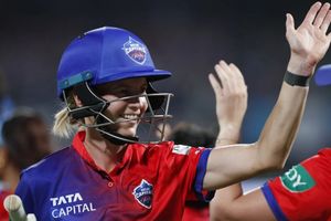 WPL 2026: यूपी वॉरियर्ज ने दीप्ति शर्मा नहीं इस दिग्गज खिलाड़ी को बनाया कप्तान, खेल चुकी है तीन डब्ल्यूपीएल फाइनल SportsTak Hindi