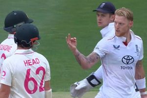 Ashes: लाबुशेन-स्टोक्स में तीखी भिड़ंत, खूब चले जुबानी तीर, इंग्लैंड कप्तान ने विकेट लेकर जीती बाजी, देखिए Video SportsTak Hindi