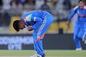 भारतीय गेंदबाज ने वर्ल्ड कप जीता तो 13 साल बाद पिता को मिला इंसाफ, MP पुलिस में हुई बहाली, 2012 में हुए थे सस्पेंड SportsTak Hindi