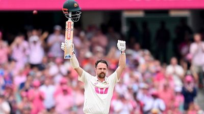 ट्रेविस हेड को दोहरा शतक न बनाने पर पत्रकारों ने किया ट्रोल, बैटर का जवाब हुआ वायरल SportsTak Hindi