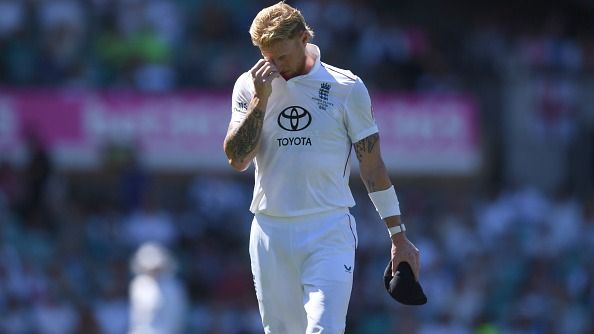 Ashes: इंग्लैंड को सिडनी टेस्ट के बीच झटका, कप्तान बेन स्टोक्स हुए चोटिल, खेल शुरू होने के 15 मिनट बाद ही छोड़ना पड़ा मैदान