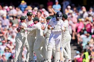 ऑस्ट्रेलिया का तेज गेंदबाज एशेज के बीच मैच में पेसर से बना स्पिनर, ब्रूक, जैक्स और कप्तान स्टोक्स का किया पत्ता साफ SportsTak Hindi