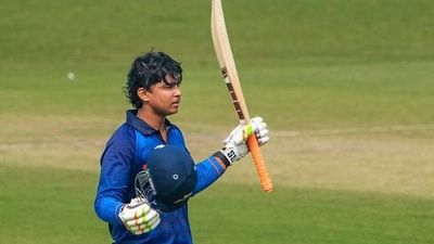 कोई 14 साल का तो किसी ने 16 साल की उम्र में लूटी महफिल, विजय हजारे में चर्चा में रहे ये युवा बैटर्स SportsTak Hindi