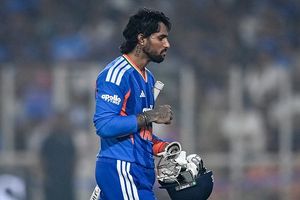 टीम इंडिया के लिए बुरी खबर, तिलक वर्मा T20I सीरीज से हो सकते हैं बाहर, जानें क्या है वजह? SportsTak Hindi