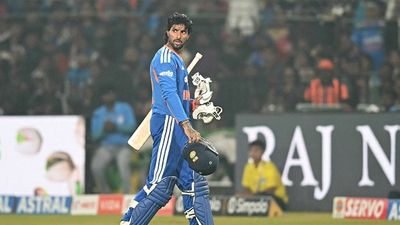 तिलक वर्मा की सर्जरी हुई सफल, T20 World Cup 2026 से बाहर होने का मंडराया संकट, जानें पूरा मामला India's Tilak Varma