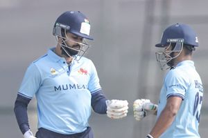 5 रन 4 विकेट और 250 से अधिक गेंद बाकी, पंजाब ने जानिए कैसे फिर मुंबई को एक रन से हराकर सबको चौंकाया! SportsTak Hindi