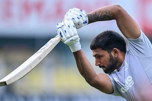 NZ के खिलाफ वनडे टीम में नहीं मिला मौका तो भारतीय विकेटकीपर ने ठोका एक और शतक, टीम को दिलाई 5 विकेट से जीत SportsTak Hindi