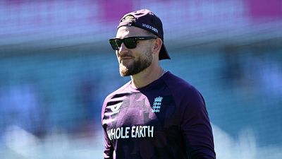 एशेज में हार के बाद इंग्लैंड के कोच ब्रैंडन मैक्कलम को बताया 'जुआरी', पूर्व दिग्गज का फूटा गुस्सा England coach Brendon McCullum