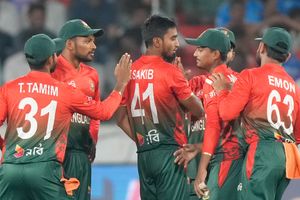 BCCI से टकराव बांग्लादेश को पड़ेगा भारी! खिलाड़ियों को ये भारतीय कंपनी देने वाली है लाखों का फटका SportsTak Hindi