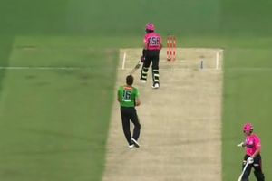 बाबर आजम की ऑस्ट्रेलिया में PBKS के खिलाड़ी ने की बेईज्जती, आउट करने के बाद काफी कुछ सुनाया, VIDEO वायरल SportsTak Hindi