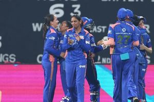 RCB से हार के बाद मुंबई की हरमनप्रीत कौर का छलका दर्द, बताया कैसे एक गेंद से पलटी बाजी SportsTak Hindi