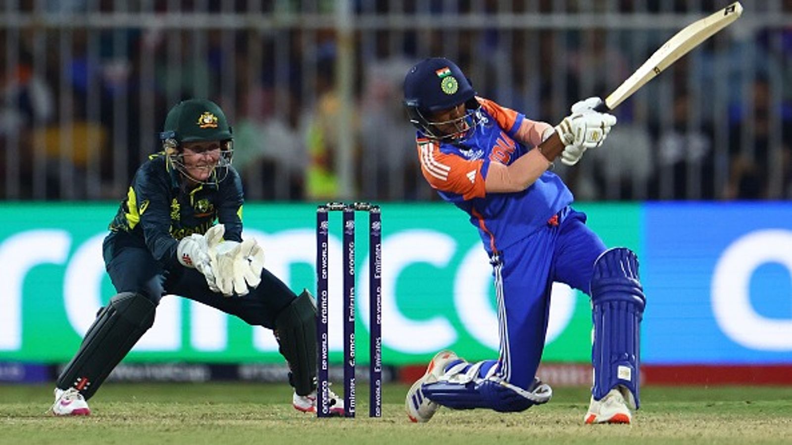 WPL 2026 : RCB को लगा बड़ा झटका, 14 दिनों के लिए पूजा वस्त्राकर टीम से बाहर, जानें क्यों ? WPL 2026 : RCB को लगा बड़ा झटका, 14 दिनों के लिए पूजा वस्त्राकर टीम से बाहर, जानें क्यों ?