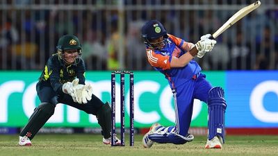 WPL 2026 : RCB को लगा बड़ा झटका, 14 दिनों के लिए पूजा वस्त्राकर टीम से बाहर, जानें क्यों ? pooja Vastrakar