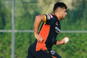 भारत को वर्ल्ड कप फाइनल तक पहुंचाया, चोट ने खराब किए 3 साल, अब बना बल्लेबाजों का काल, IPL में भी मिला भाव SportsTak Hindi