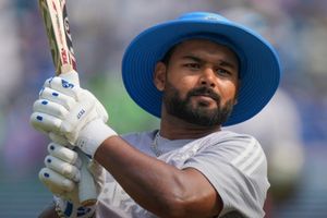 Rishabh Pant Replacement: टीम इंडिया में कौन लेगा ऋषभ पंत की जगह, सैमसन-किशन के साथ ये रनमशीन रेस में शामिल SportsTak Hindi