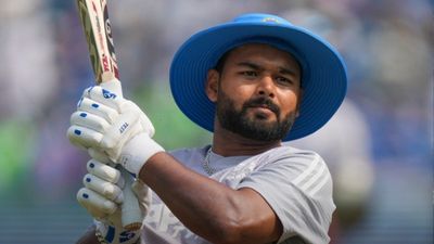 Rishabh Pant Replacement: टीम इंडिया में कौन लेगा ऋषभ पंत की जगह, सैमसन-किशन के साथ ये रनमशीन रेस में शामिल SportsTak Hindi