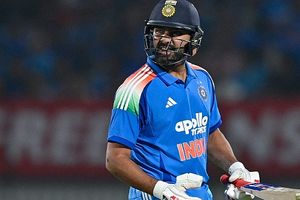 रोहित शर्मा के नाम इंटरनेशनल क्रिकेट में 650 छक्के पूरे, भारतीय बल्लेबाज के नाम कमाल का रिकॉर्ड दर्ज SportsTak Hindi