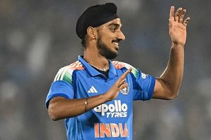 शुभमन गिल ने अर्शदीप सिंह की जगह मोहम्मद सिराज को खिलाने पर तोड़ी चुप्पी, पहले वनडे में जीत के बाद बताई वजह SportsTak Hindi