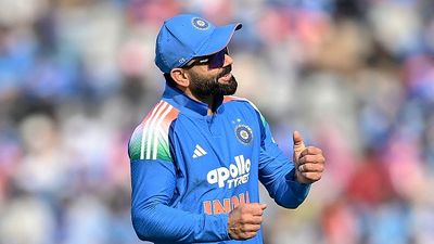 विराट कोहली ने जीता फैंस का दिल, प्लेयर ऑफ द मैच का अवॉर्ड जीतने के बाद मां को किया याद, जानें क्या कहा SportsTak Hindi