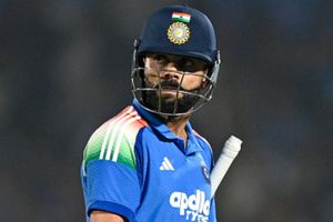 विराट कोहली दर्शकों के इस बर्ताव से खुश नहीं, धोनी का नाम लेते हुए वडोदरा में कही मन की बात SportsTak Hindi