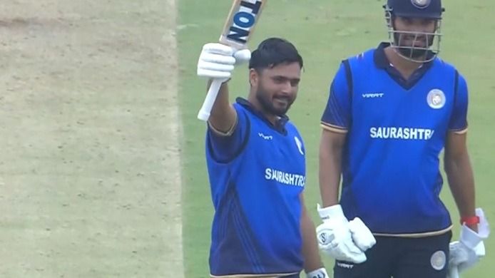 Vijay Hazare Trophy: हार्विक देसाई ने तूफानी शतक ठोक सौराष्ट्र को सेमीफाइनल में पहुंचाया, रिंकू सिंह की यूपी को किया बाहर 