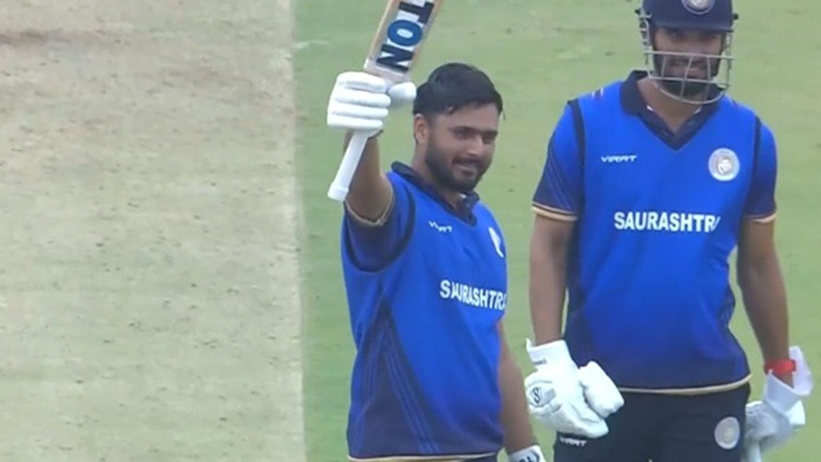 Vijay Hazare Trophy: हार्विक देसाई ने तूफानी शतक ठोक सौराष्ट्र को सेमीफाइनल में पहुंचाया, रिंकू सिंह की यूपी को किया बाहर Vijay Hazare Trophy: हार्विक देसाई ने तूफानी शतक ठोक सौराष्ट्र को सेमीफाइनल में पहुंचाया, रिंकू सिंह की यूपी को किया बाहर