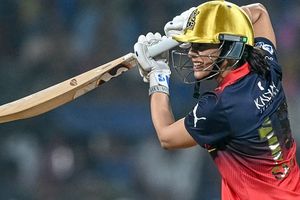 WPL 2026: ग्रेस हैरिस और स्मृति मांधना ने RCB को दिलाई नौ विकेट से हाहाकारी जीत, यूपी वॉरियर्ज की लगातार दूसरी हार SportsTak Hindi