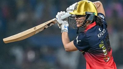 WPL 2026: ग्रेस हैरिस और स्मृति मांधना ने RCB को दिलाई नौ विकेट से हाहाकारी जीत, यूपी वॉरियर्ज की लगातार दूसरी हार SportsTak Hindi