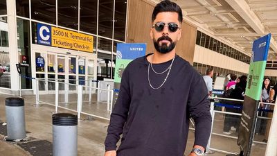 पाकिस्तान मूल के अमेरिकी गेंदबाज ने पहले भारत का VISA नहीं मिलने का किया दावा, फिर हटा दी पोस्ट SportsTak Hindi