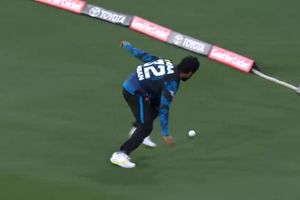 मैदान पर फिर हुई पाकिस्तान की जग हंसाई,रिजवान के बाद एक और खिलाड़ी की फजीहत SportsTak Hindi