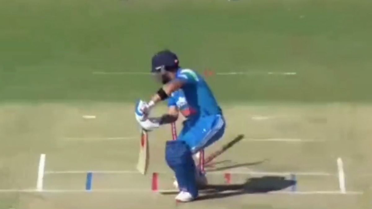 virat kohli clean bowled 