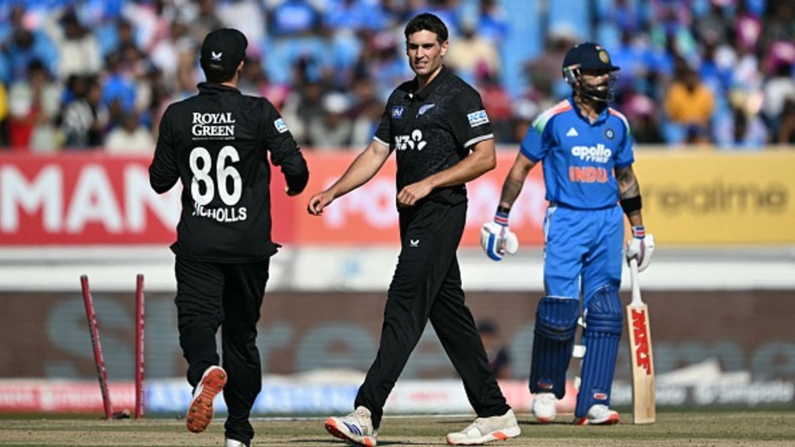 IND vs NZ : टीम इंडिया की हार के बाद कोच ने स्पिनर्स को लेकर कही बड़ी बात, राजकोट वनडे गंवाने के पीछे की बताई असली वजह IND vs NZ : टीम इंडिया की हार के बाद कोच ने स्पिनर्स को लेकर कही बड़ी बात, राजकोट वनडे गंवाने के पीछे की बताई असली वजह