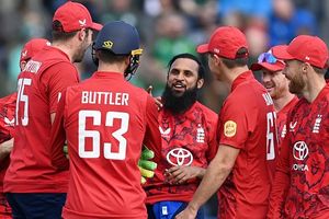 इंग्लैंड के T20 वर्ल्ड कप प्लान को झटका, पाकिस्तान मूल के दो स्टार्स को वीजा मिलने में देरी SportsTak Hindi