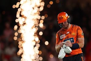 KKR के हाथ दो करोड़ में लगा जैकपॉट, ऑस्ट्रेलिया में उनके बैटर ने तूफ़ानी शतक ठोक टीम को दिलाई जीत SportsTak Hindi