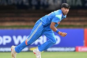 कौन हैं हेनिल पटेल? जिसने वर्ल्ड कप के पहले मैच में पांच विकेट लेकर अमेरिका को ढेर कर दिया SportsTak Hindi