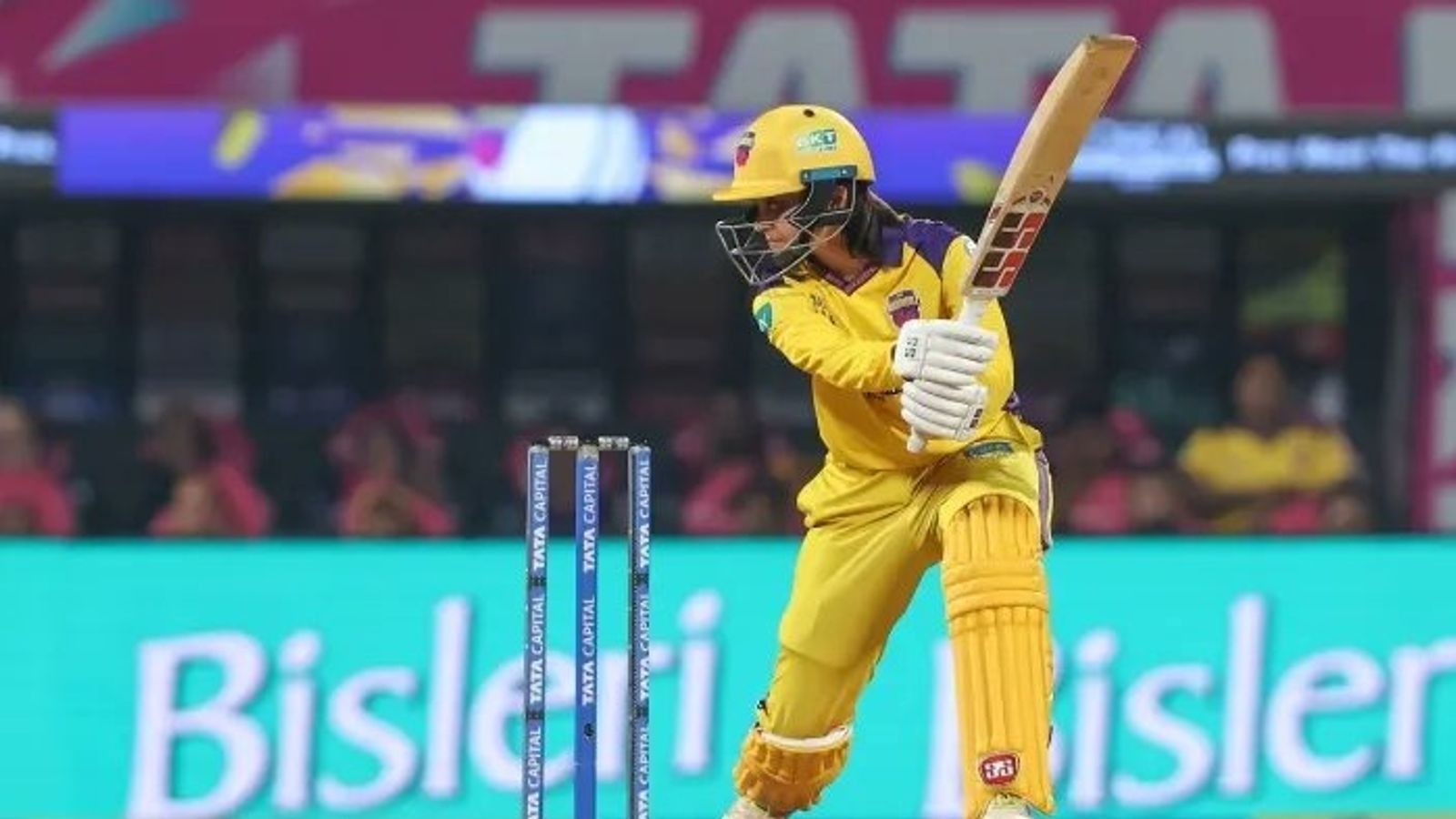 WPL 2026 : यूपी ने लगातार तीन हार के बाद खोला जीत का खाता, मुंबई को सात विकेट से दी मात WPL 2026 : यूपी ने लगातार तीन हार के बाद खोला जीत का खाता, मुंबई को सात विकेट से दी मात